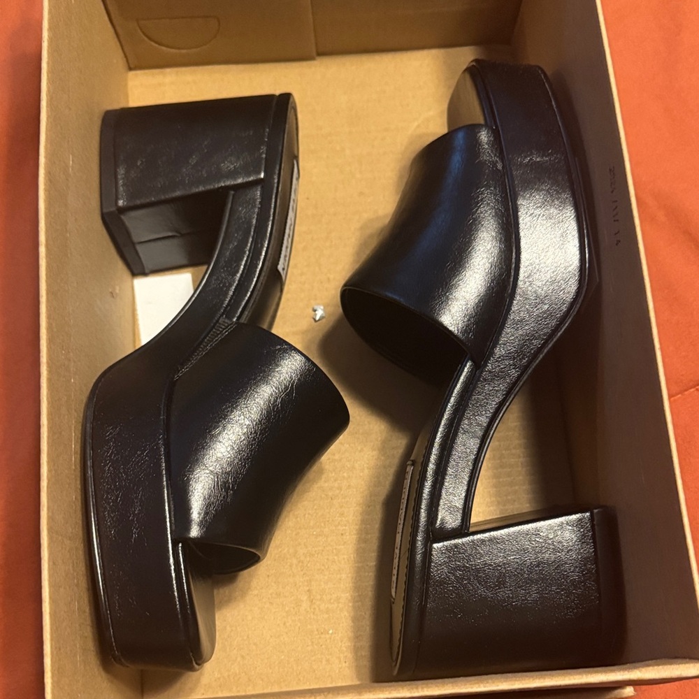 Steve Madden Black Platform Mules
